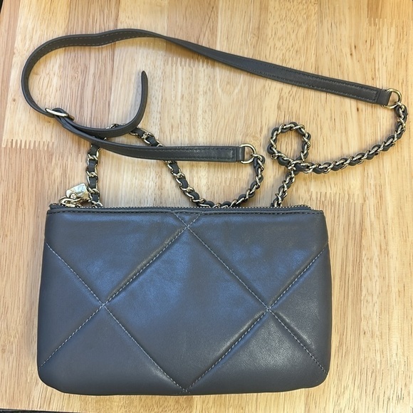 Talbots Gray Leather Quilted Crossbody Bag With Gold Chain and Leather S… - Picture 1 of 10